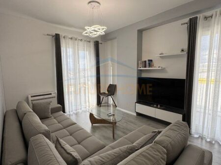 Affitto, Appartamento 2+1 Univers City, Tirane.