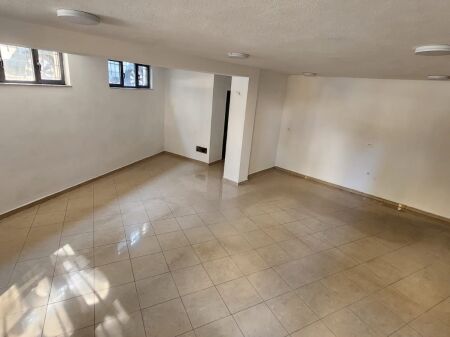 Ambient biznesi me qira – pranë Shkollës "1 Maji" !