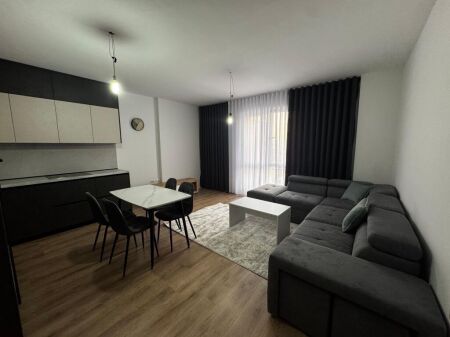 Jepet me qira 2+1 tek Univers City