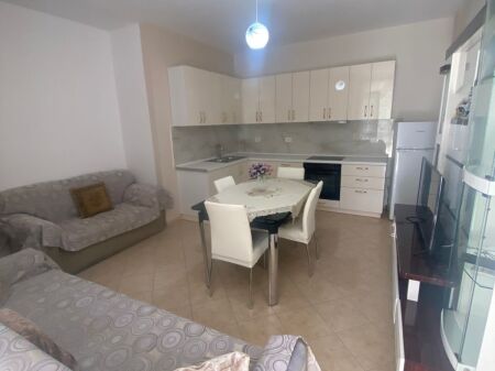 🏡 Jepet me qera kati i parë i një vile 3-katëshe, 1+1  📍Astir, Rruga Loni Grigori, pranë marketit Spring