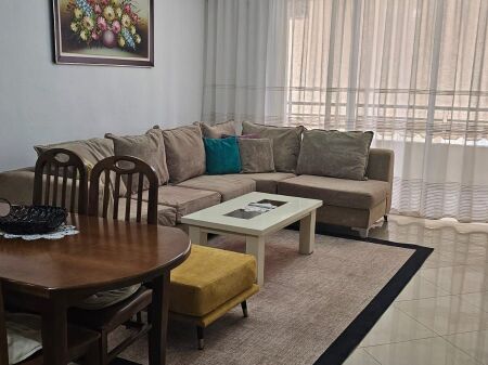 Jepet apartament 1+1 me qira , tek 2 Palmat , Astir , Yzberisht , Kashar .