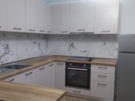 Apartament 1+1 per qera tek E 88 !