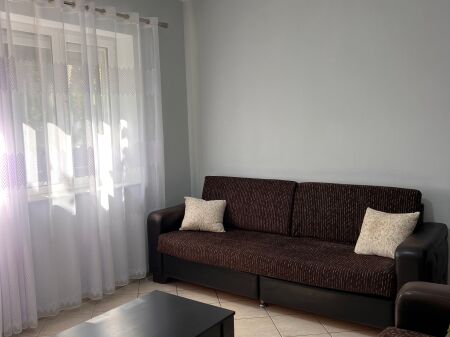 Jepet me qira 2+1+1 Te 21 Dhjetori 600€