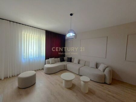 Apartament 2+1+2+Post Parkimi me qira tek Rruga e Elbasanit