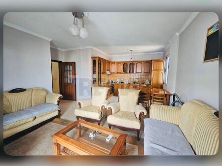 🏡 Apartament 2+1 me Qira – Rruga e Elbasanit