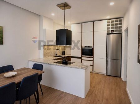 Shitet Apartament 2+1+2 - Laprakë, Blloku Gintash