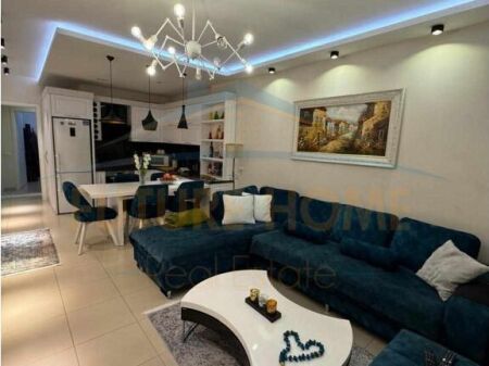 Shitet, Apartament 2+1+2, Unaza e Re.