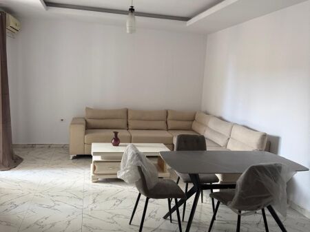 Jepet me qira apartament 1+1
