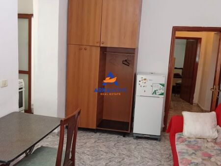 JEPET APARTAMENT ME QERA 2+1 "TEK RRUGA E ELBASANIT " 40.000 LEKE