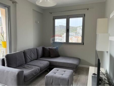 Apartament - Për Qira - Liqeni I Thatë, Tiranë