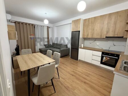 Jepet me qira apartament 1+1 në Astir