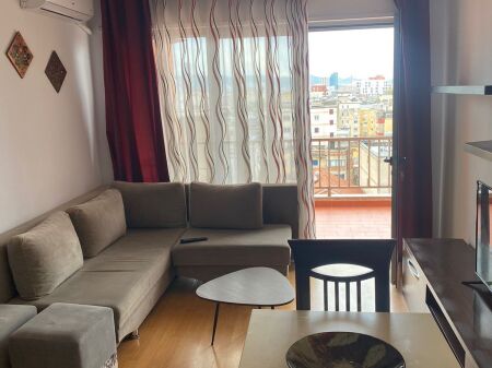 🏡 Jepet me Qera Apartament 1+1 – Xhamllik, Rr. Xhanfize Keko
