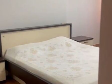 Jepet me Qera Apartament 1+1 tek Rruga Qemal Stafa ne Xhamllik