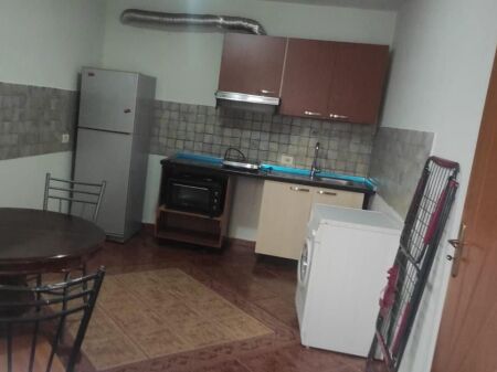Apartament 2+1 per qera Rruga e Elbasanit !