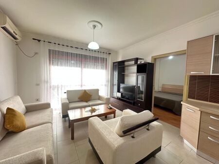 Jepet me qira apartamet 1+1 tek Zogu Zi