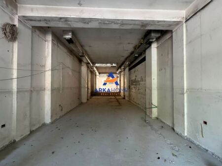LOCALE IN AFFITTO 210M2 "BLLOK" 8400 EURO