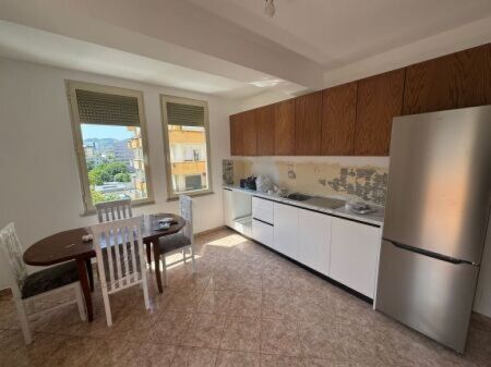 Apartament 2+1 me qira prane Square 21