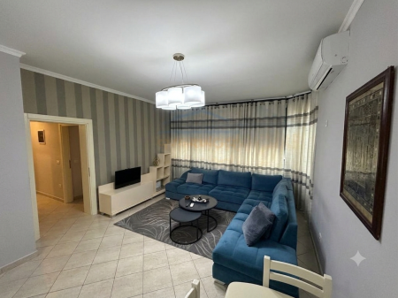 Shitet, Apartament 2+1, Liqeni i Thate, Tirane.