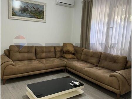 APARTAMENT 1+1 ME QERA TEK RRUGA E KAVAJES!