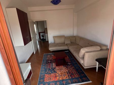 Shitet Apartament 1+1 pranë Bulevardit Dyrrah, Durrës
