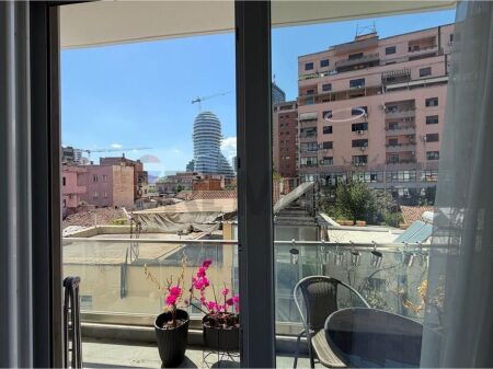 Jepet me Qira: Apartament Modern 1+1 te 9-Katëshet (Qendër)