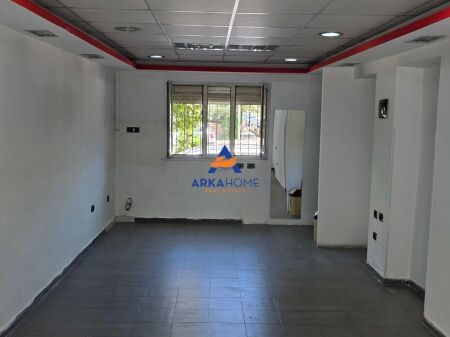 NEGOZIO IN VENDITA 40M2 "VIA IMER NDREGJONI, VICINO ALLA SCUOLA BASHKUAR" 115000 EURO