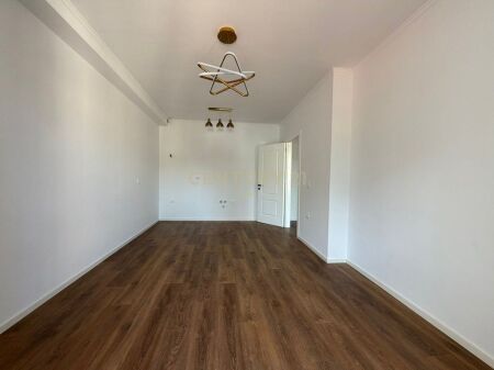 SHITET APARTAMENT 1+1 TEK RRUGA DRITAN HOXHA