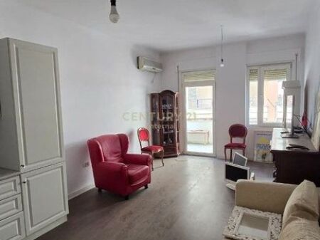 Apartament 2+1+2 per shitje te Kopshti Zoologjik