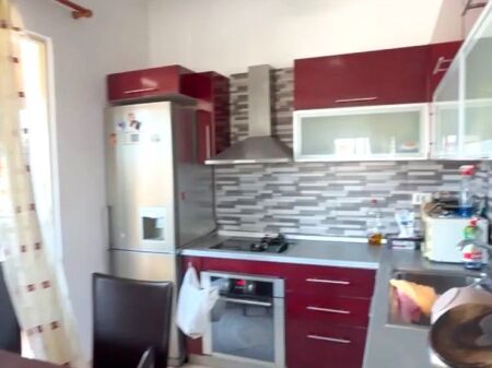 Pas Ish Restorant Durresit, jepet me qera apartament 2+1,i mobiluar.50,000Leke