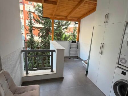 🏡 Apartament 1+1 në shitje – Liqeni i Thatë, Rruga Peti 📍