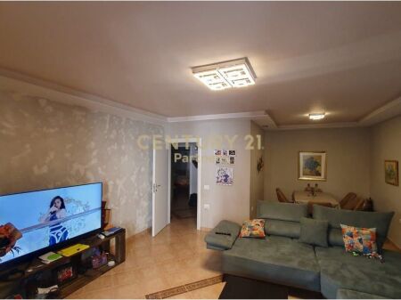 Apartament me qira 2+1+2 tek Vasil Shanto
