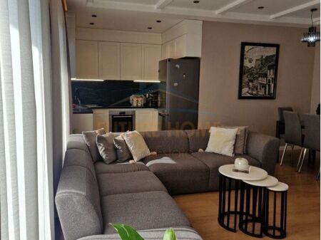 Qera, Apartament 3+1+2 , Rruga Sadik Petrela, Tirane