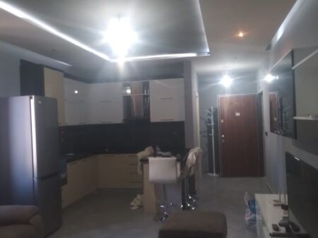 2+1, al bar artista Astir, 500 mila lek