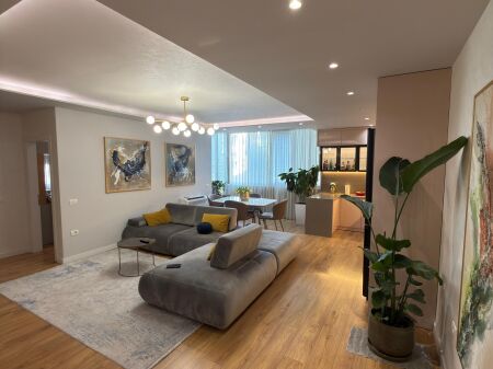 SHITET APARTAMENT TEK KOMUNA E PARISIT