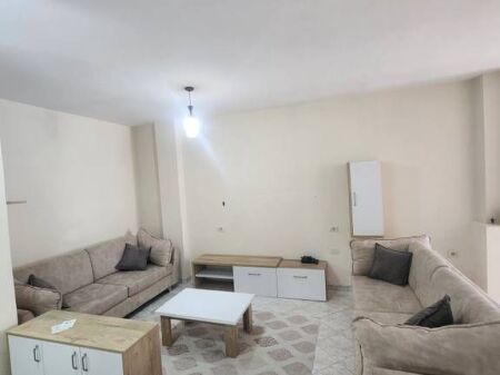 Appartamento 1+1 in affitto a Fresku, Tirana 400 euro