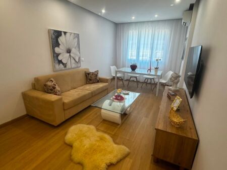 Jepet me Qira: Apartament 1+1 me Garderobë te Garda
