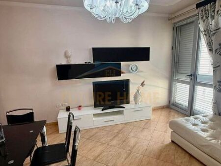 Qera, Apartament 2+1+2, Komuna e Parisit, Tirane