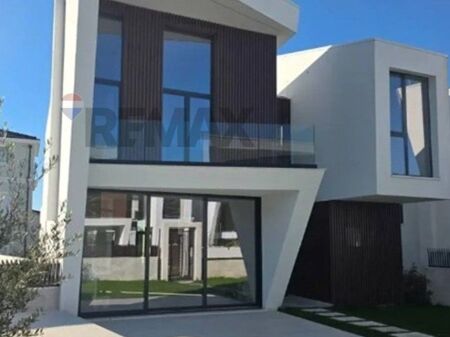 Shitet Apartament 2+1 tekLiqeni i Farkës  ID: 530561001-369