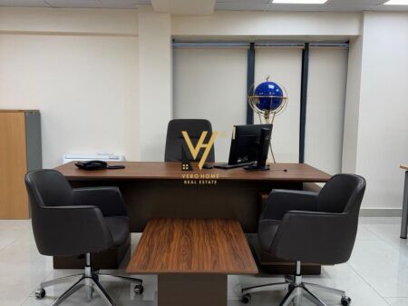 JEPET ZYRE 150 M2 ME QERA TE RRUGA E ELBASANIT 2.000 EURO