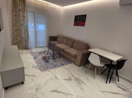 Jepet me qira apartament 1+1