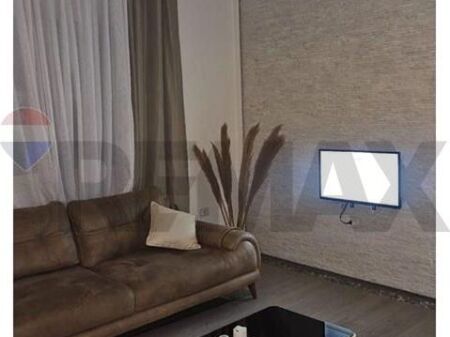 Apartament 1+1 shtepi Private, Prane Delijogjit, rruga Stavri Themeli