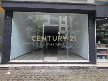 AMBIENTE COMMERCIALE IN AFFITTO, SITUATO A YZBERISH, TIRANA! 450 € /Mese