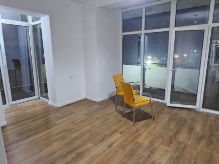 Ambient zyre me qira te Kika 2 , Komuna Parisit
