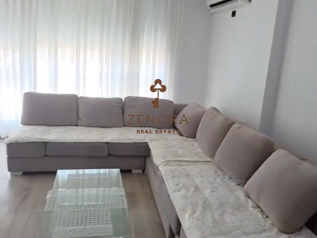 Jepet e qera apartament 2+1 – Bulevardi Zhanë D'Ark (D211015TR)