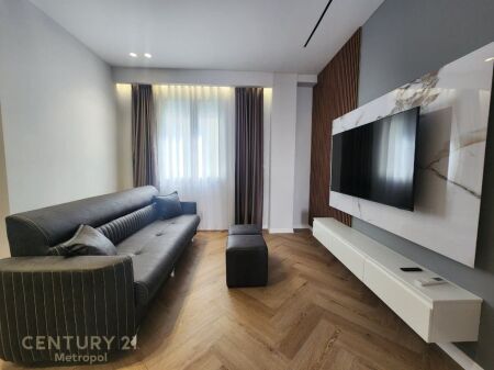 JEPET ME QERA APARTAMENT 2+1+POST PARKIMI,YRSHEK (KLINIKA UZLLOVA) 500 € /Muaj