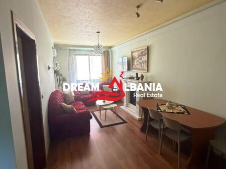 Affittasi appartamento 1+1 – Vicino alla Moschea dei Tabakë ( 42111631)