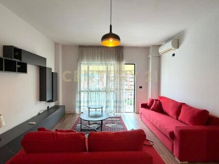 APARTAMENT ME QIRA 1+1 TEK LICEU ARTISTIK ! 800 € /Muaj