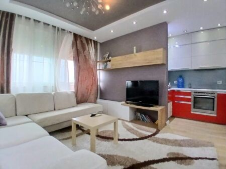 Jepet me qira 2+1 Ali Demi 550 mije leke