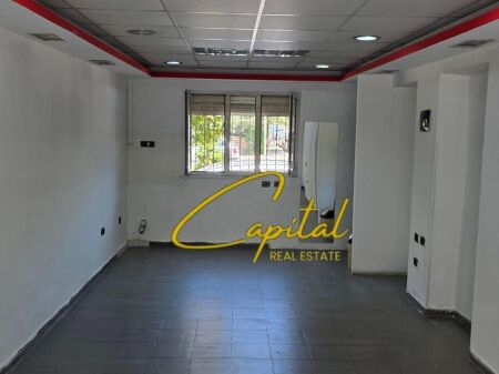 NEGOZIO IN VENDITA 40 M2 SCUOLA UNITA 11.500.000 LEKE