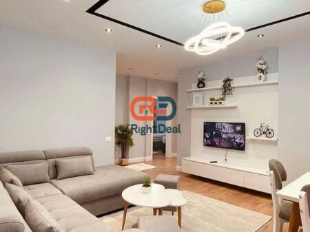Ne Rr. Frosina Plaku, Jepet Me Qira Super Apartament 2+1, Prane Kompleksit Kontakt !!!